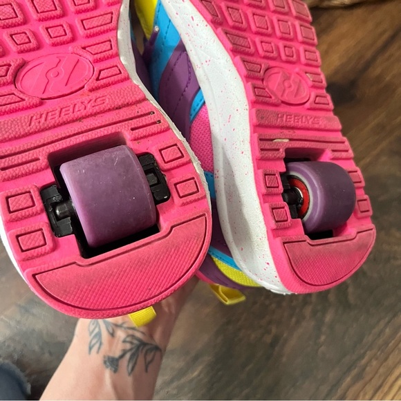Heelys Force Skate Shoe Youth 4 Women’s 5 Neon Colors with Wheels - Picture 7 of 7